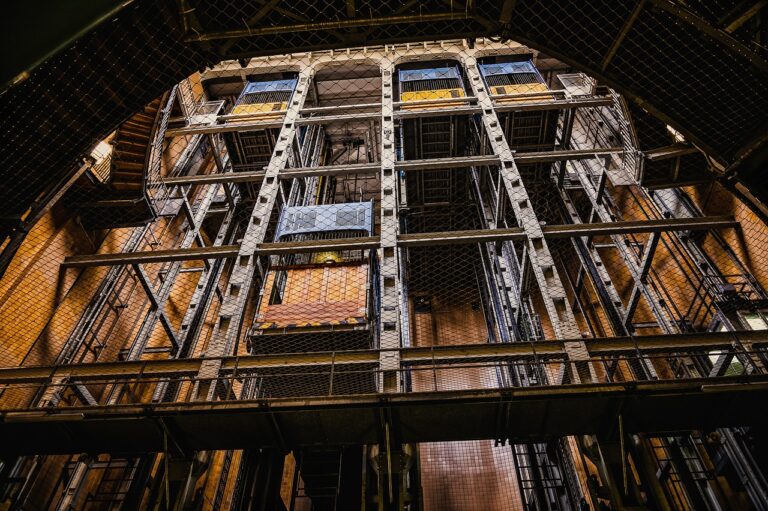 elevator, lift, freight elevator-5001019.jpg